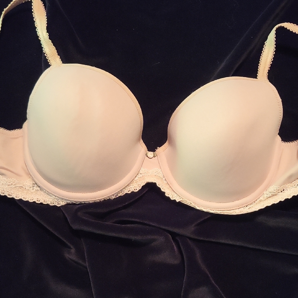 Elegant Cream Lace Trim Bra